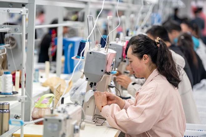 的确定性应对各种不确定性——中国经济圆桌会聚焦“四稳”开元ky棋牌中国经济圆桌会·新华全媒头条以高质量发展(图5)