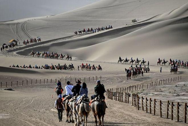 的确定性应对各种不确定性——中国经济圆桌会聚焦“四稳”开元ky棋牌中国经济圆桌会·新华全媒头条以高质量发展(图3)