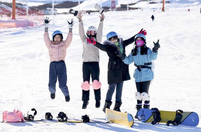 的确定性应对各种不确定性——中国经济圆桌会聚焦“四稳”开元ky棋牌中国经济圆桌会·新华全媒头条以高质量发展(图8)